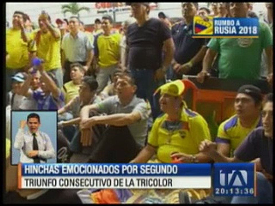 Hinchas guayaquileños festejaron el triunfo de la Selección