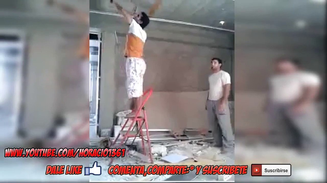 Su amigo lo hace saltar de la escalera del susto | Videos Graciosos,Divertidos HD 2014