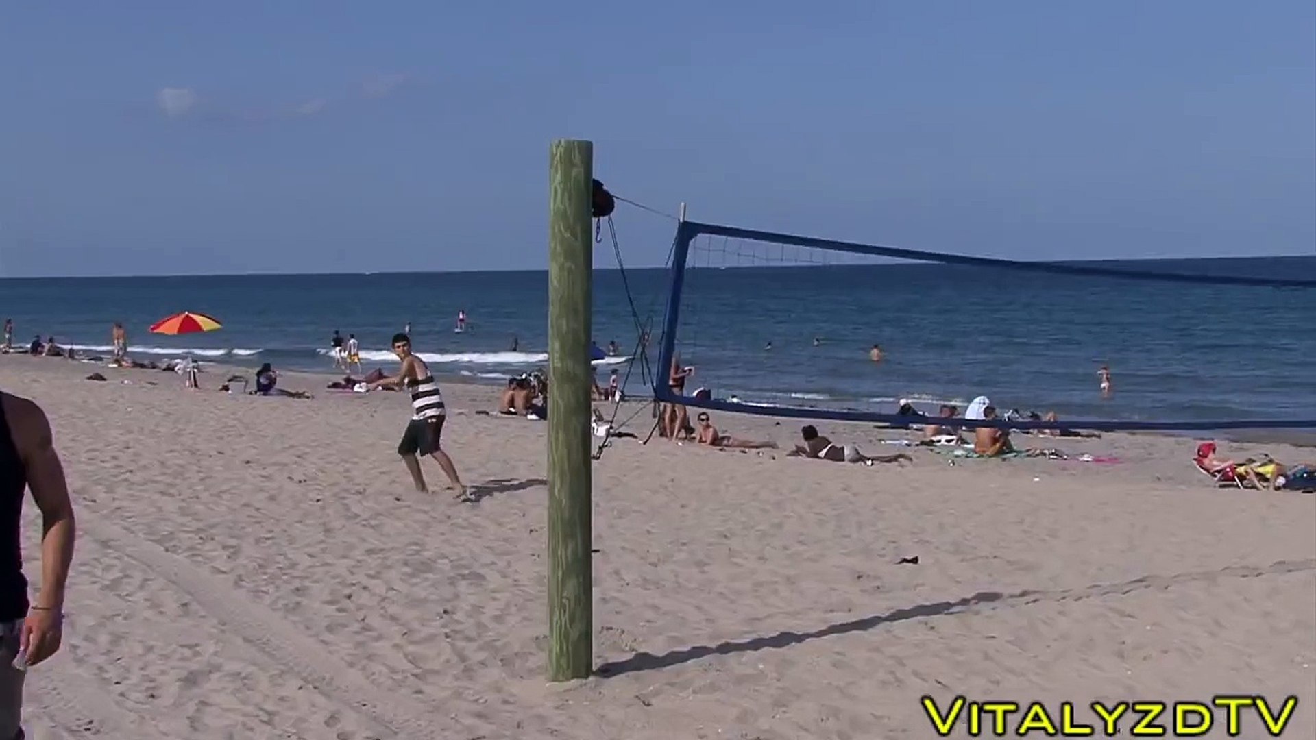 Spider Man Gets Knocked Out At The Beach Dailymotion Video