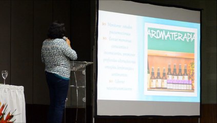 1 Psicoaromaterapia e eneagrama da essência à essência - Telma Insuela