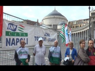 Скачать видео: Napoli - Legge Fornero, presidio dei sindacati (13.10.15)