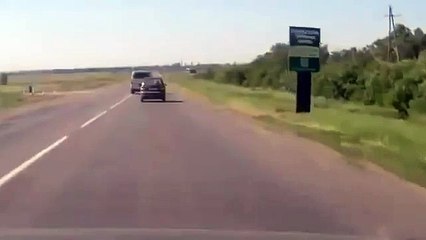 Убило кирпичом, который выпал из Камаза