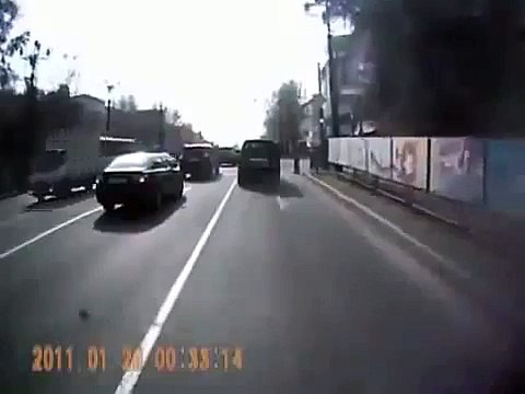 śmieszne pijaki pijany tancerz na ulicy częsty przypadek