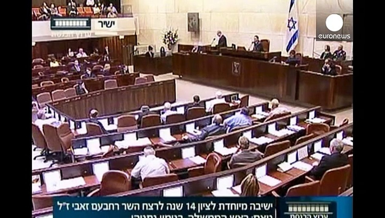 Израиль направляет армию на помощь полиции посл...
