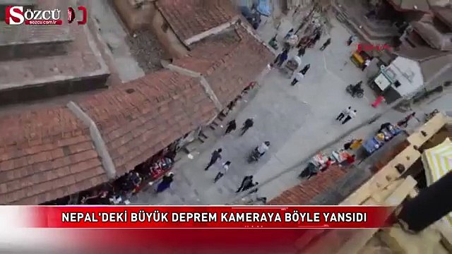 La videocamera del turista riprende il momento esatto della devastante scossa di terremoto in Nepal