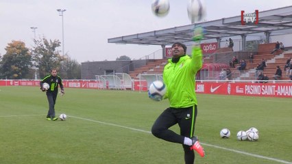 L'échauffement clownesque d'Enyeama !