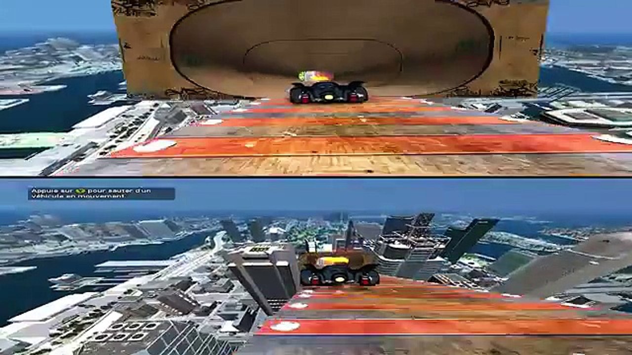 BATMAN  Batmobile dans Disney Pixar Cars  Acrobaties et sauts sur toboggan géant