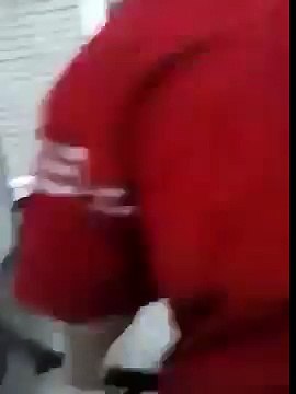 Ciò che questa famiglia trova nel retro di casa vi farà rabbrividire!