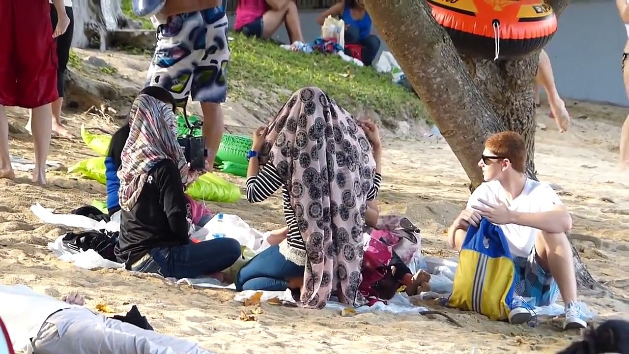Asking Hot Girls Do you want to kiss? Kisses Prank Funny Pranks on Girls 2015 (Markian)