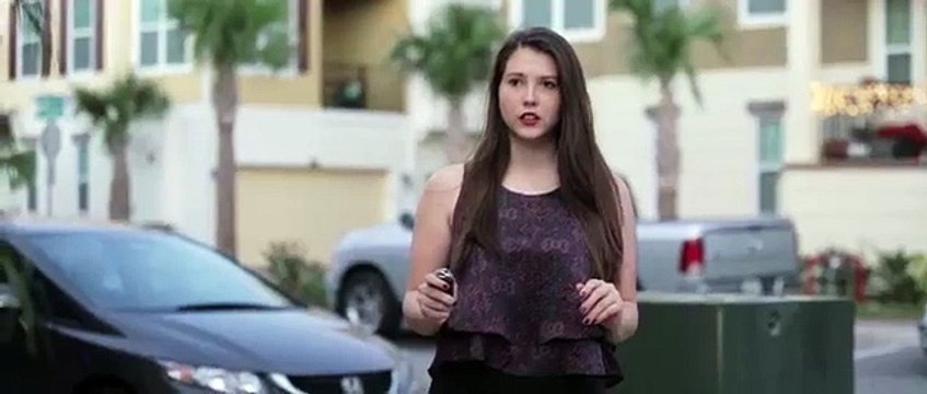 Apre il baule della macchina: quello che trova lo lascia senza parole!