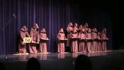 Questi ragazzi vestiti da monaci mandano in delirio il pubblico!