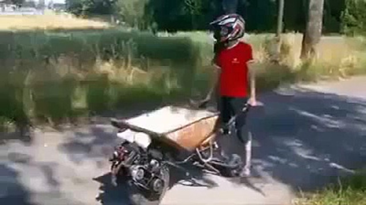La Moto Mas Rara Del MundoUna Carretilla Convertida en Moto | Increibles,Graciosos,Diverti