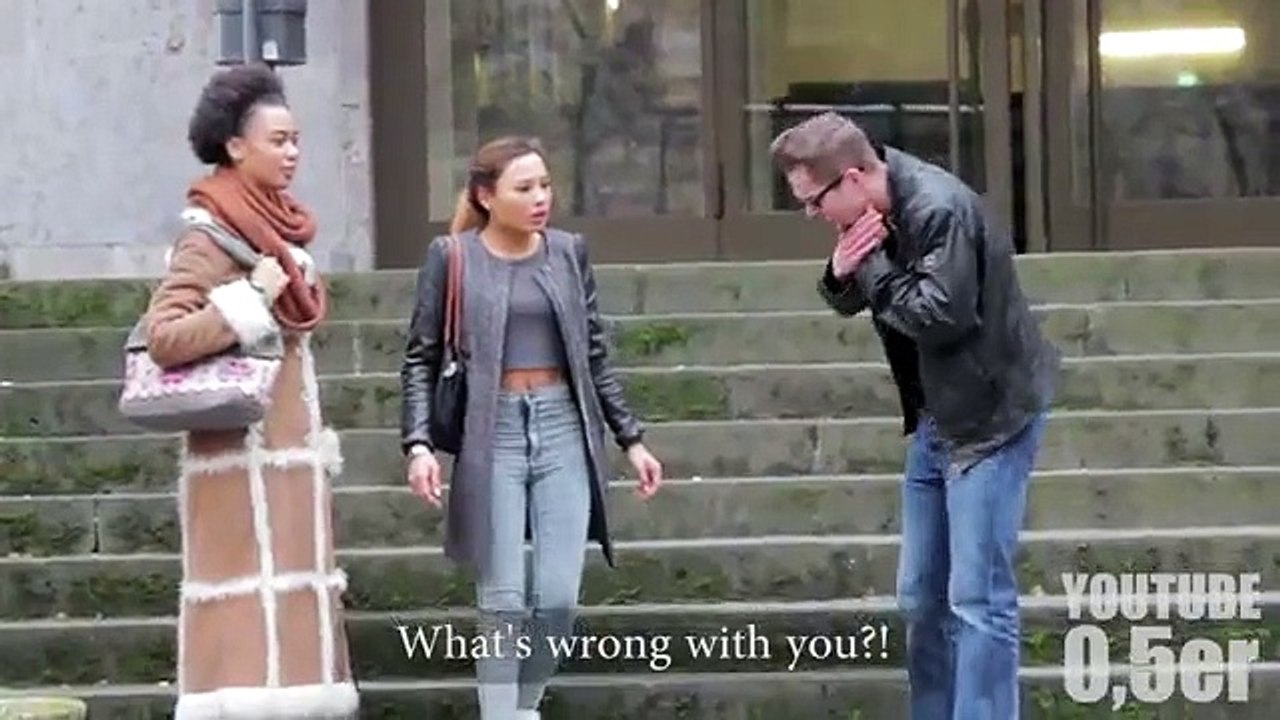 Guardate cosa è successo a questo ragazzo, molto imbarazzante