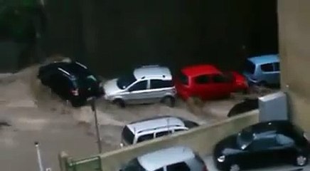 Drammatiche immagini dell'alluvione a Genova, 15 novembre 2014