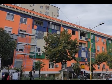 Rikthehen pallatet me ngjyra në Tiranë, artistët propozojnë
