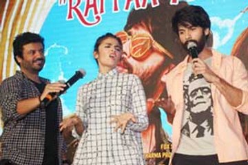 Alia's innuendos leave Shahid in splits!