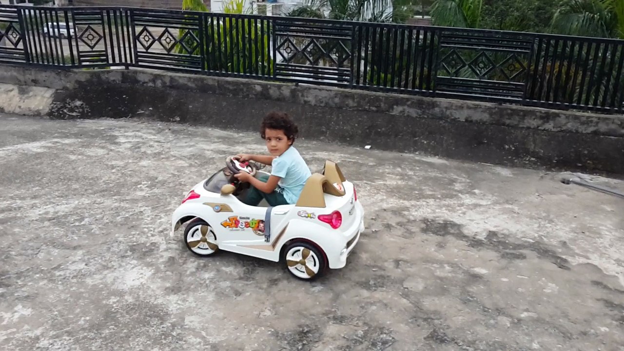 Ryna Noor...driving car