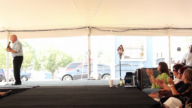 Danny McCorkle sings 'Don't Be Cruel' Elvis Week 2015