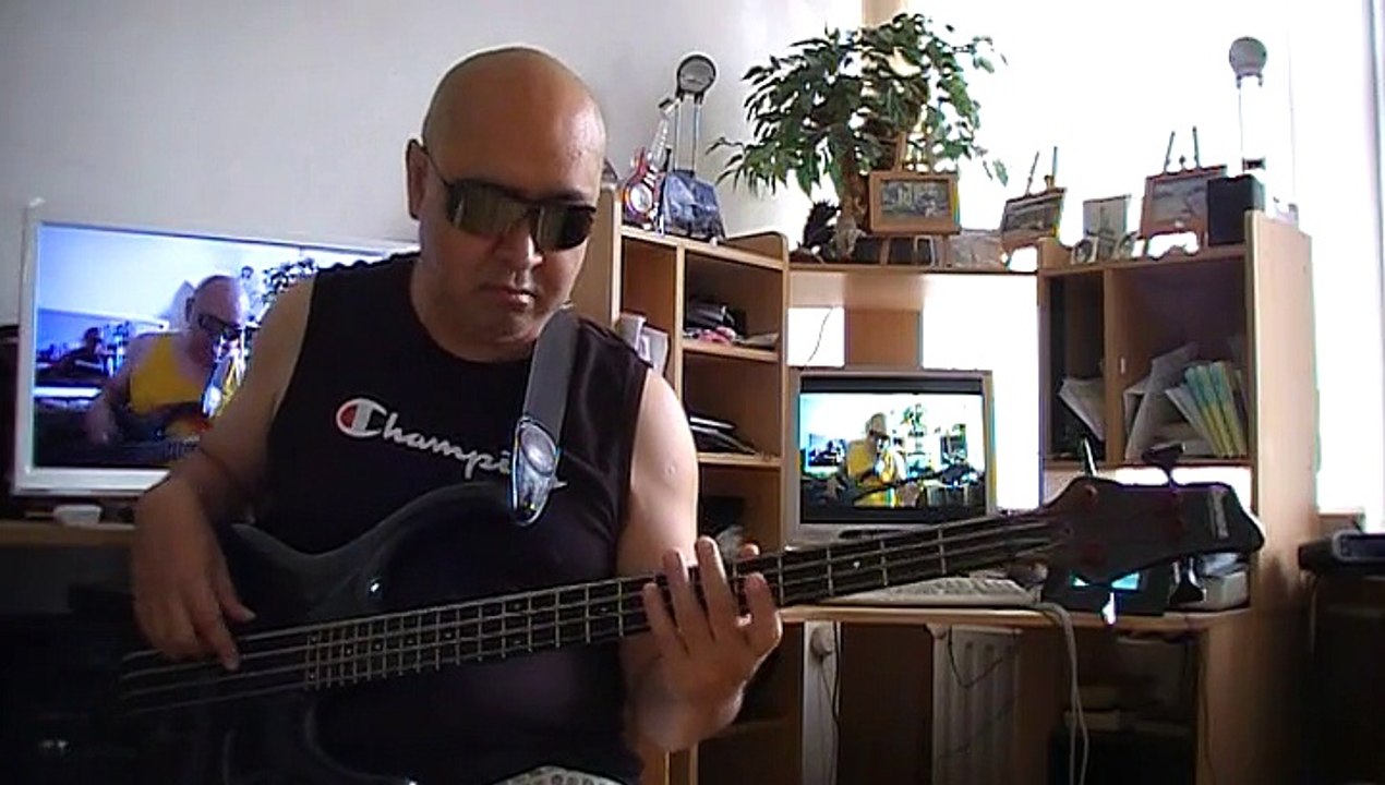 Awesome God Gospel HipHop Kirk Franklin Bass cover Bob Roha