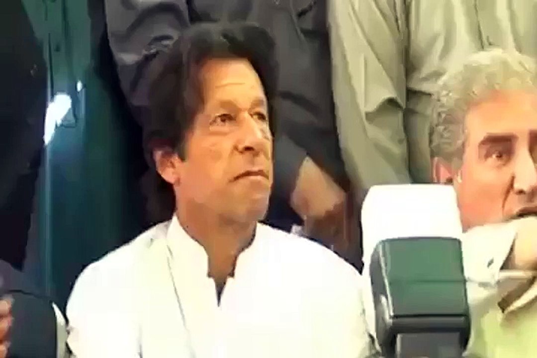 Imran Khan Leader Ka Kia Hasher Kar Dia Logoon Nay Moolik Mian Tubdeli To Nahe Ae Lakin Imran Khan Tubdeel Ho Gai hain