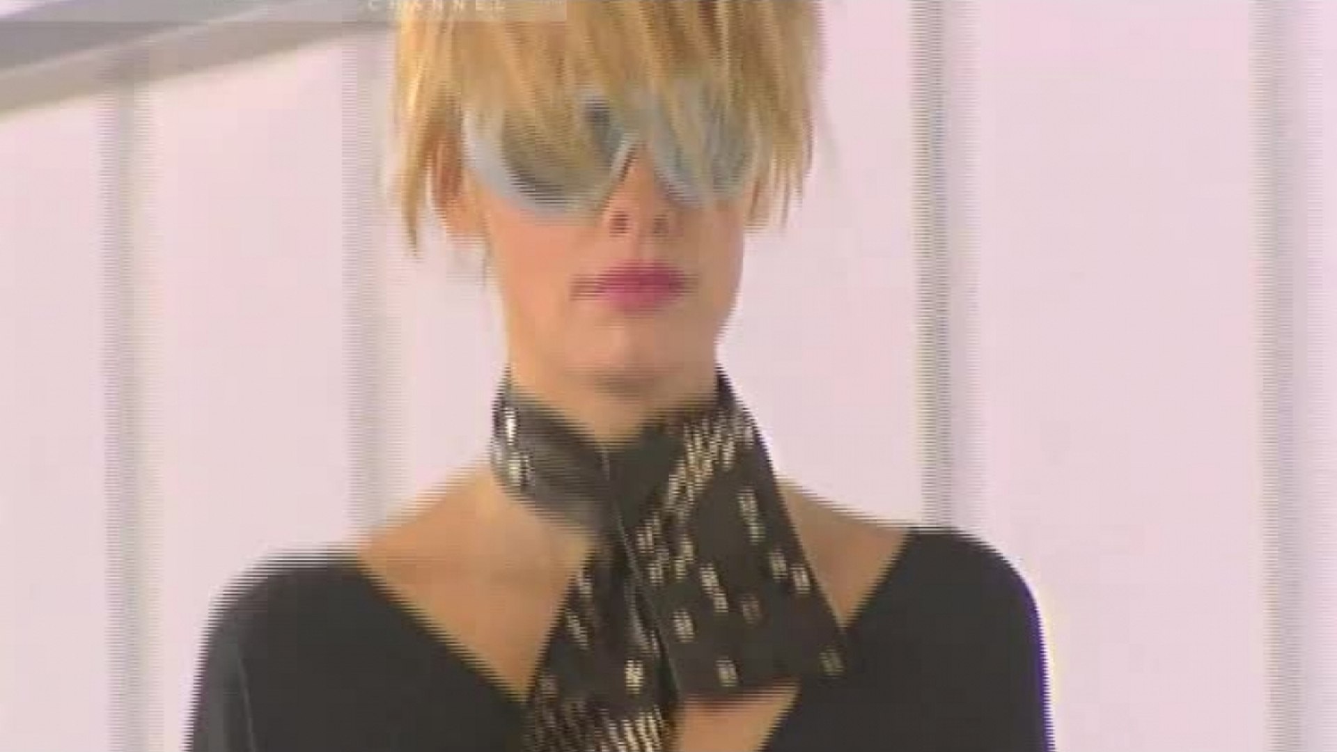 CHANEL Autumn Winter 2000 2001 Paris Pret a Porter Woman by Fashion Channel  - video Dailymotion
