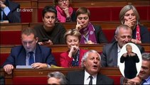 Passe d'armes entre Valls et un député des Républicains sur les billets de train gratuits pour les migrants