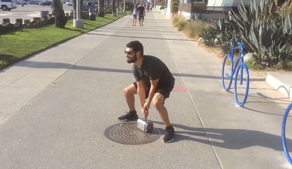 Il met au point un marteau de Thor plus vrai que nature