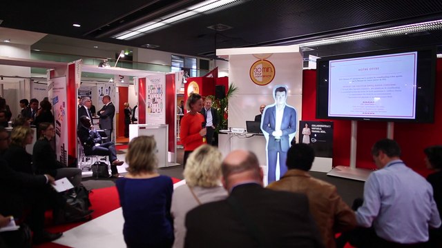 L'hologramme répond aux questions au Salon des Experts Comptables 2015