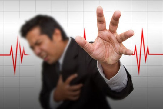 10 Heart Attack Symptoms and Early Warning Signs