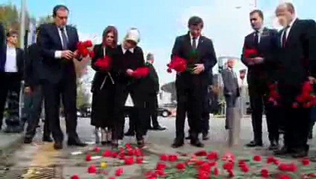 Turkish PM Davutoglu at scene of bomb blast in Ankara