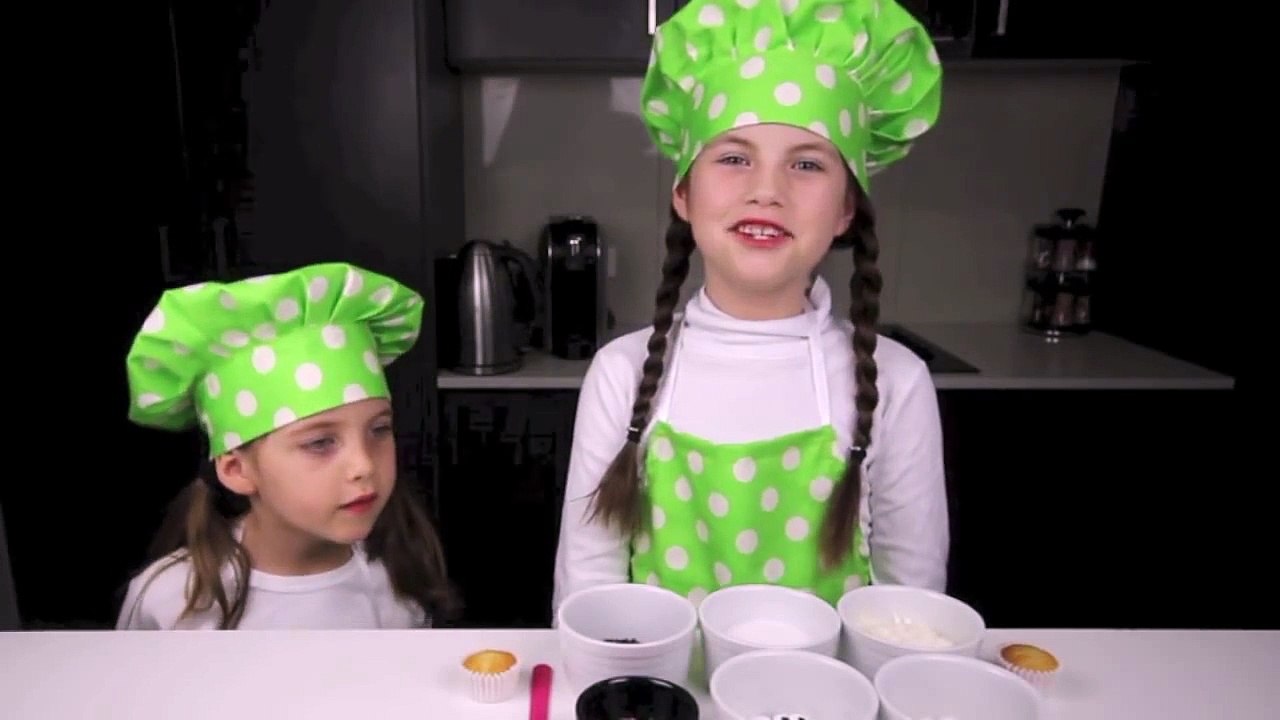 POLAR BEAR MINI CUPCAKE Decorate cute mini cupcakes kids cake decorating