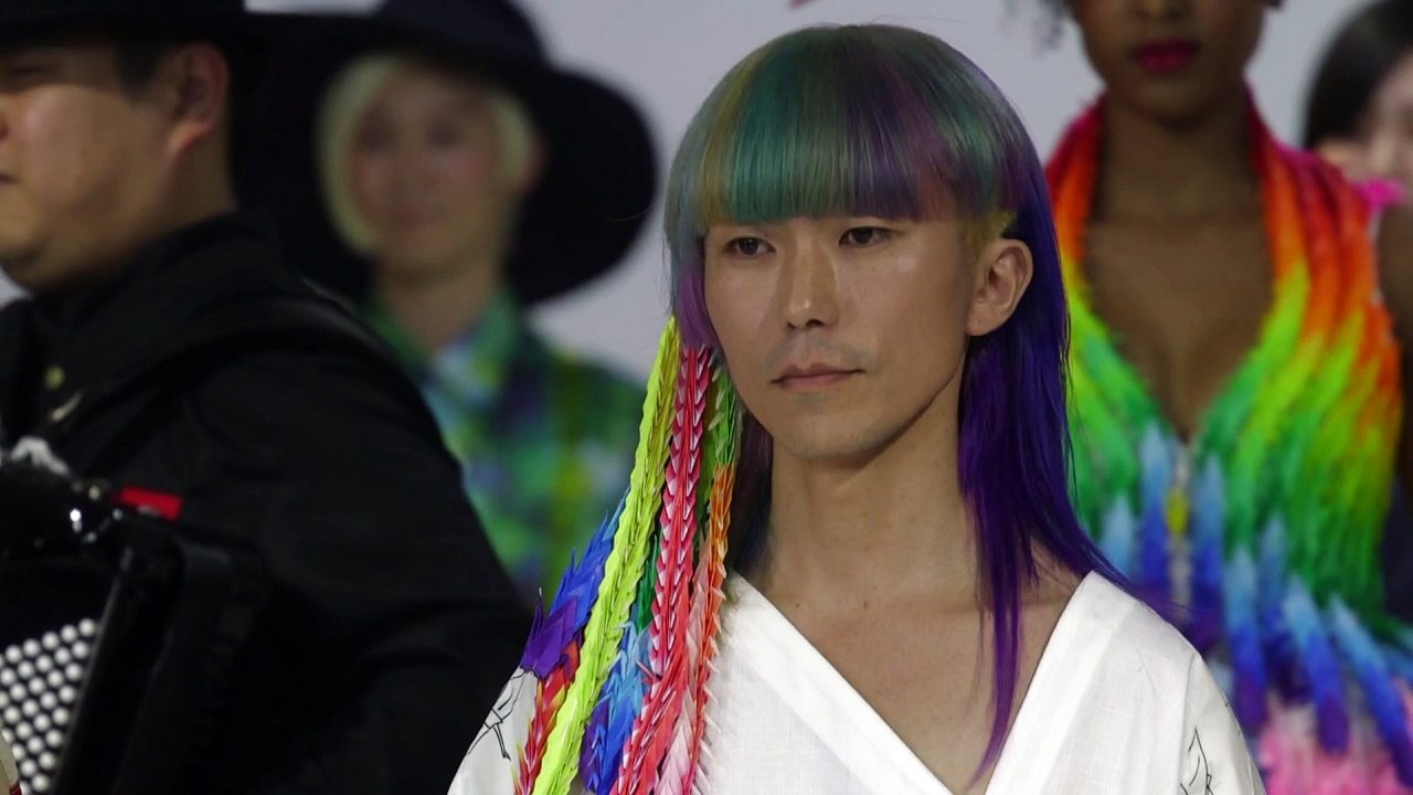 Catwalk-trend: models mit ecken und kanten