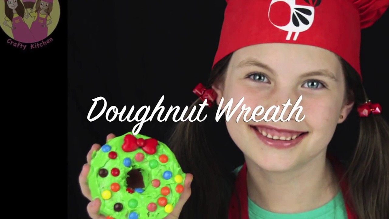 Christmas Wreath Doughnut! Decorate cute xmas mistletoe holly Donut treat cute how to baki