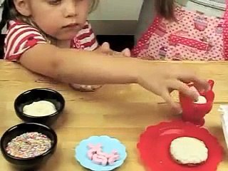 Make a PRINCESS TEACUP COOKIE for your fairy birthday party simple & cute