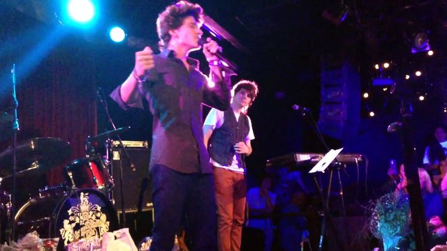 «Это любовь» А.Бон и Л.Аксельрод (Москва, «16 тонн», 30.08.2015) (Лена Князева)