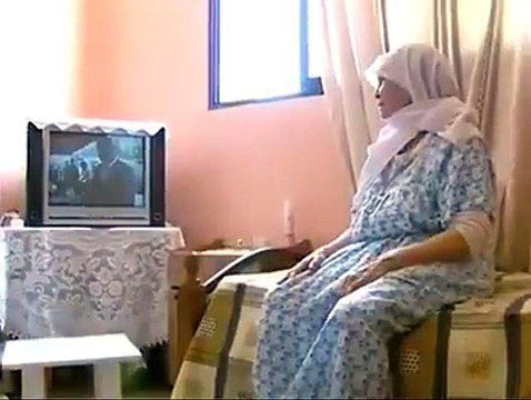 اخد الامهات الى دار العجزة