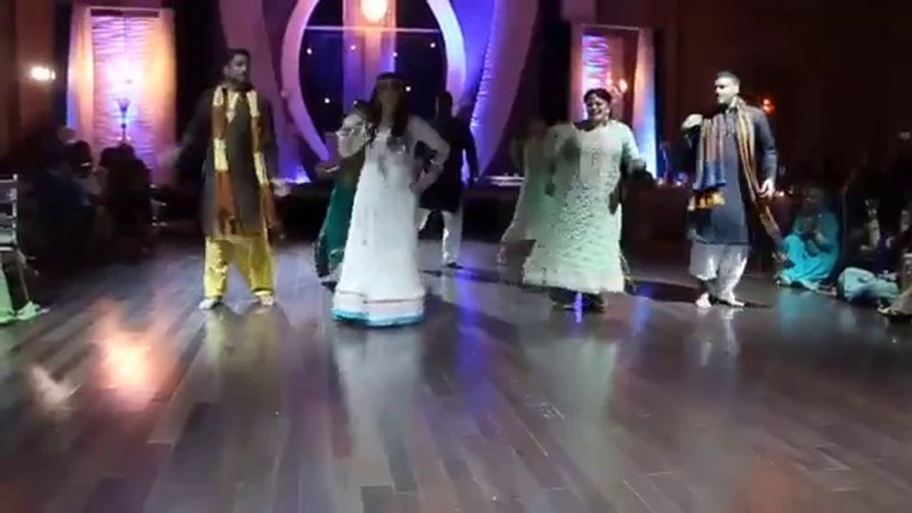 HOt Pakistani  Girls Dance on  Wedding ,Dance Girls VS Boys'