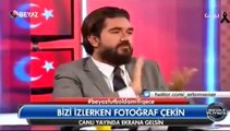 Analisti turk shpalos flamurin shqiptar në emisionin live