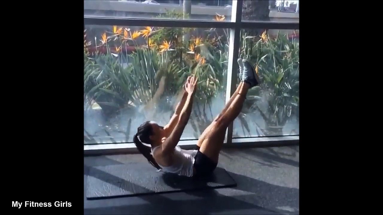STEPHANIE BUCKLAND - Fitness Model: Exercises a...