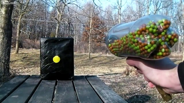 Air Soft Machine Gun out of soda bottle !