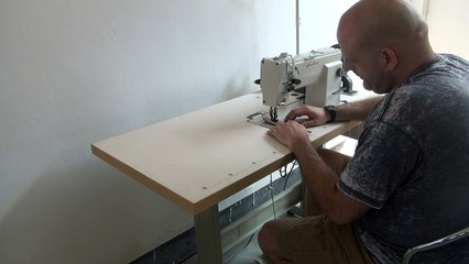 Machine 1 aiguille triple entrainement pour couture sur articles moyens à lourds