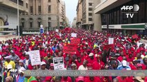 Des milliers de Sud-Africains marchent contre la corruption