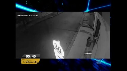 MG: Comerciante oferece recompensa para quem identificar pichadores