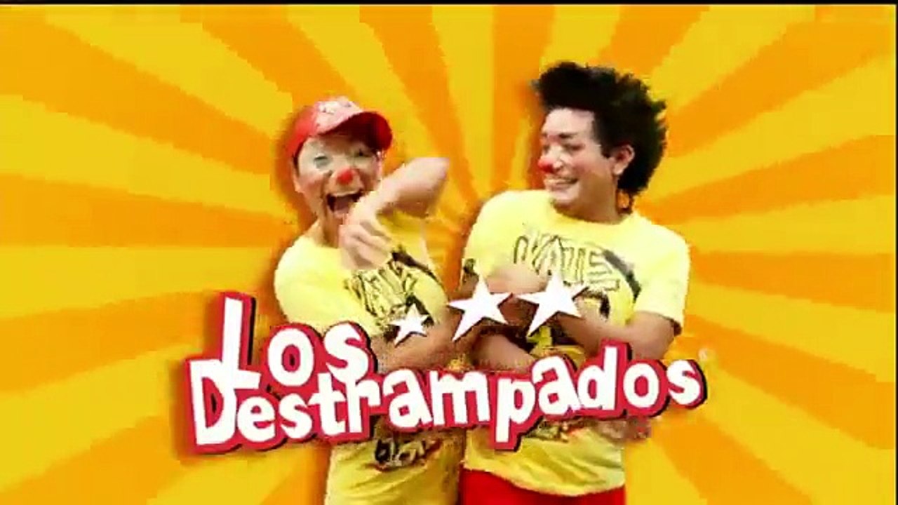 Broma: Asustar en la calle con un muñeco que se cae (Los Destrampados)