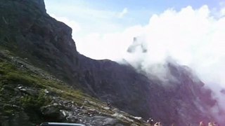 Base-jumping-Trollstigen-Norway-Bispen-vlMoVgUYJTg