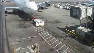 Delta-747-collision-with-tug-an-expensive-accident-cMyR8U7xJO0