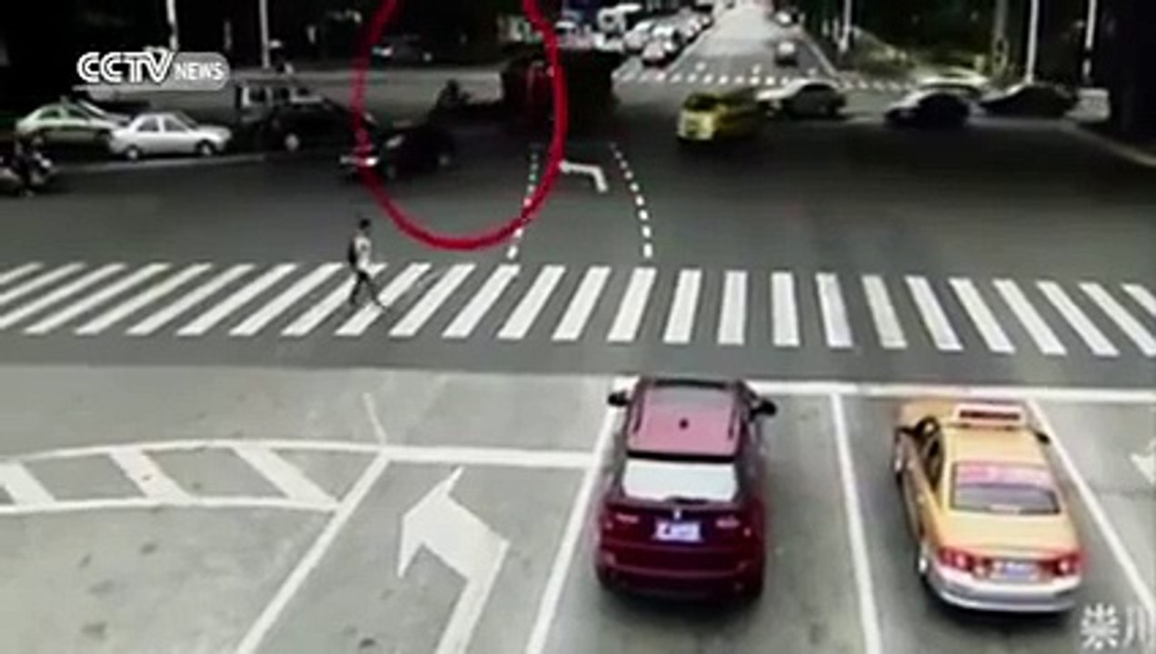 Vehicles crash itself