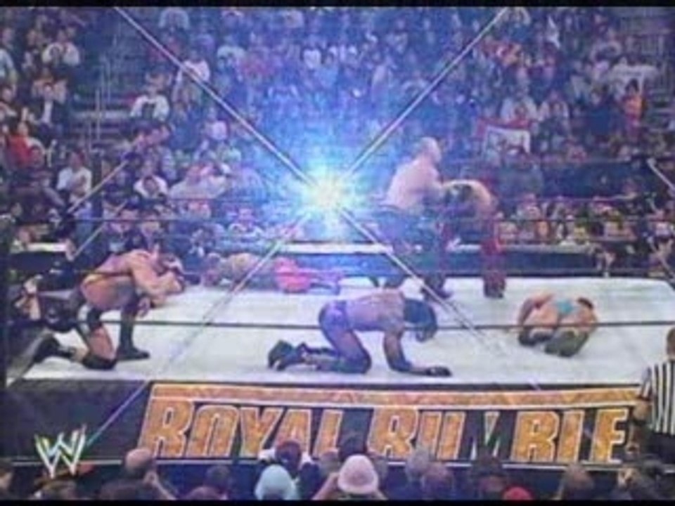 WWE Royal Rumble 2004 - Kane Gets Elimin