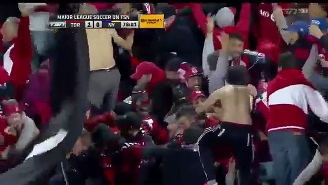 Superbe but de Sebastian Giovinco lors de Toronto FC vs NY Red Bulls
