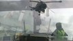L'incredibile atterraggio dell'elicottero su una nave militare durante una tempesta
